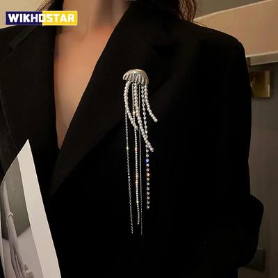 Broche Méduse Exquise Épinglette de Costume pour Homme Strass Brillants Perles Broches à Longues Pampilles pour Femmes Accessoires de Fête pour Robe