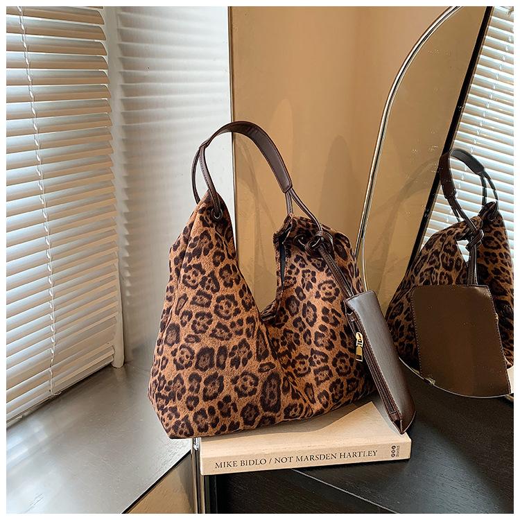 

Сумка с леопардовым принтом, женская модная сумка-мессенджер большой вместимости, осенне-зимняя сумка-мессенджер 2024 года, новая повседневная сумка в стиле ретро для поездок на работу