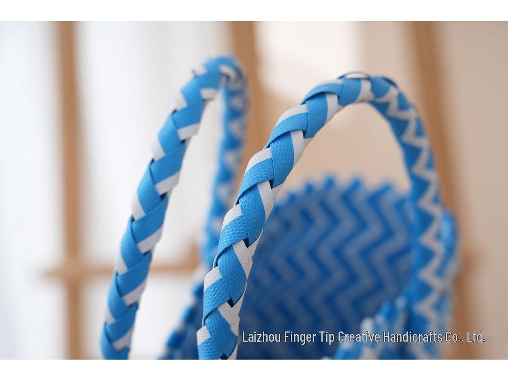 Woven Sausage Puppy Large Capacity Handbag - Cute Vegetable Basket Souvenir Gift for Girls & Commuters