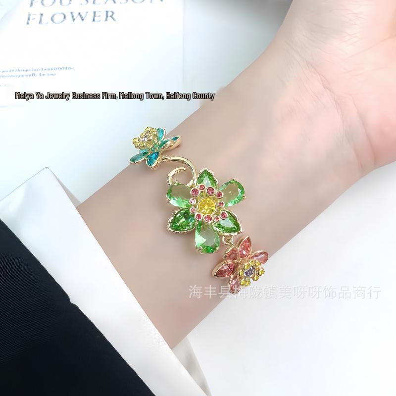 Shi Family Ldyllia Flower Pendant Necklace, Open Ring, and Elegant Colored Earring Set