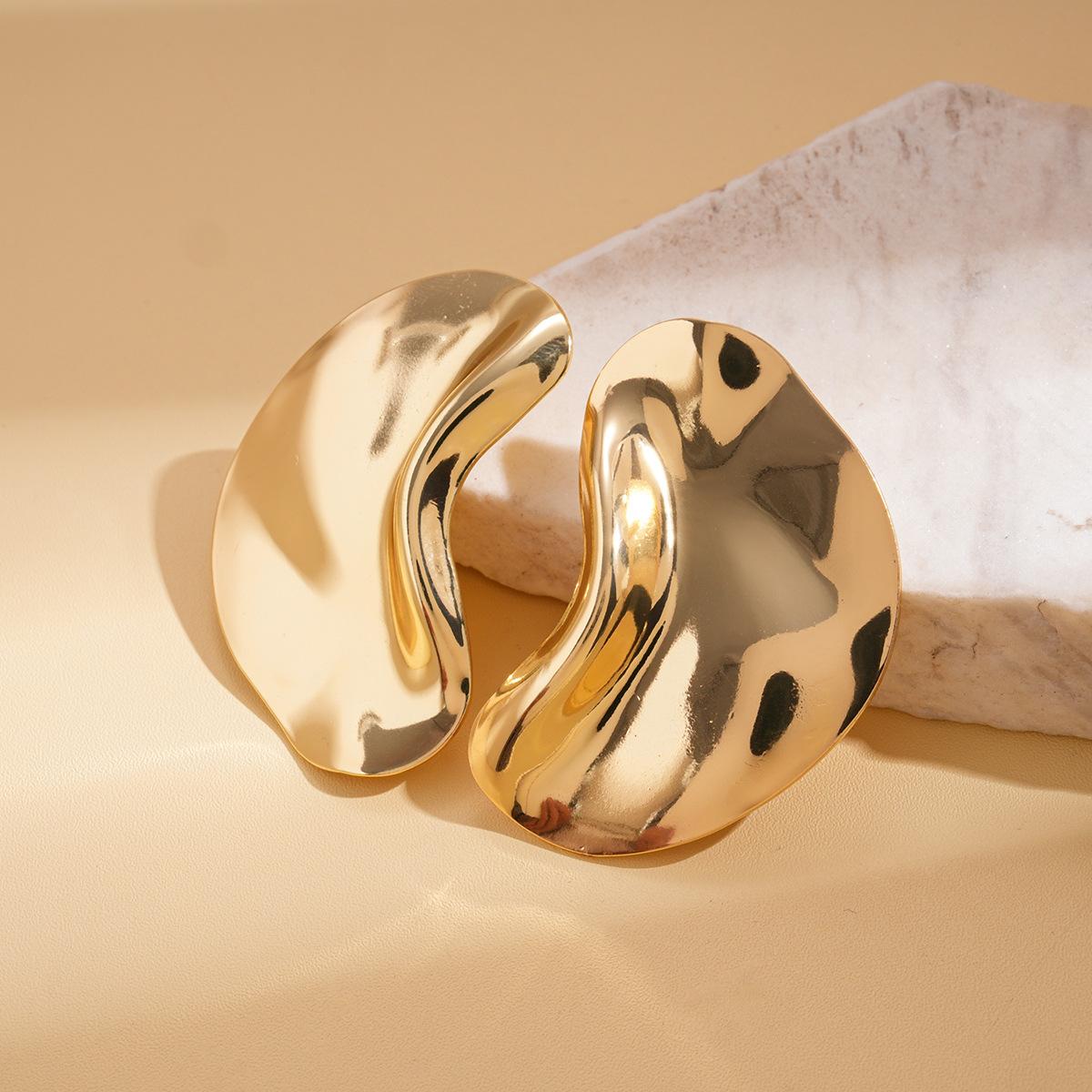 

DIGADAGU Metal Glossy Irregular Geometric Stud Earrings New Classic Vintage Earrings Women s Party Zircon Accessories золотий