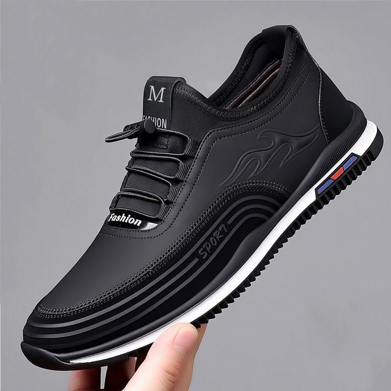 Douyin Frühling neue Freizeitschuhe Herren Lederschuhe leicht, bequem und einfach weiche Sohle Lederoberfläche vielseitige schwarze Herrenschuhe