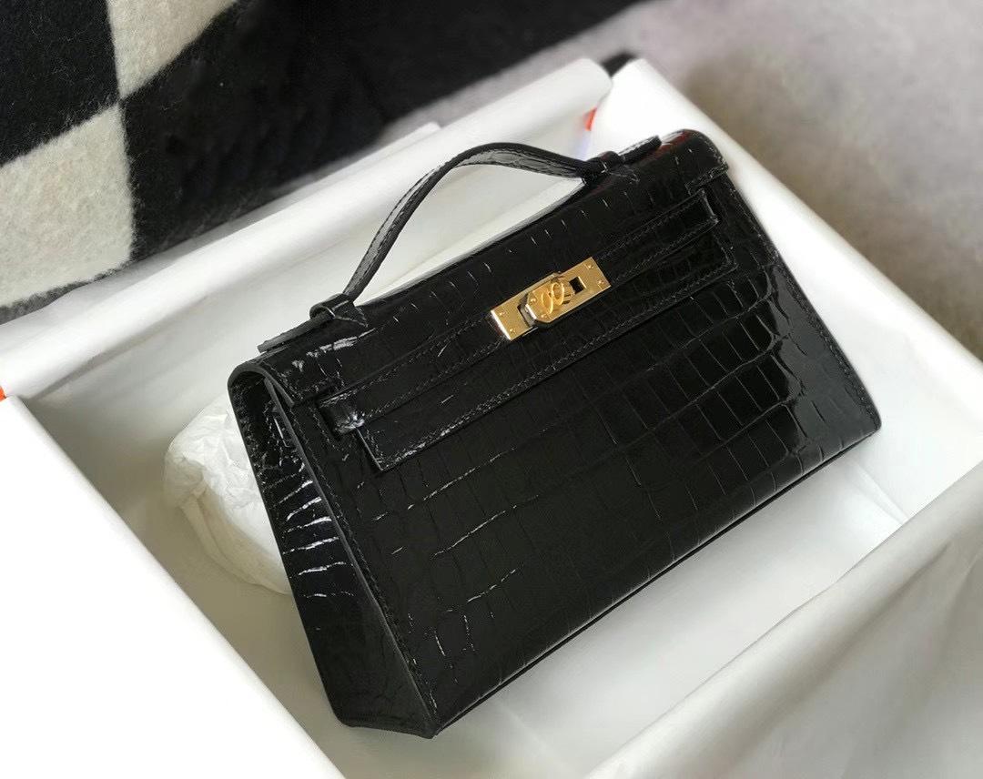 Generation crocodile pattern first layer leather chain portable messenger small bag female trend explosion About 22*13*7cm