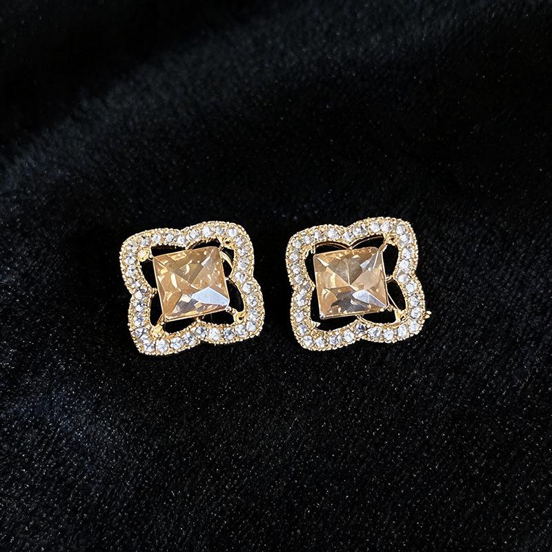Silver Needle Luxury Rhinestone Inlaid Floral Rhombus Retro Earrings: Exquisite, Versatile Cross-Border Ear Jewelry