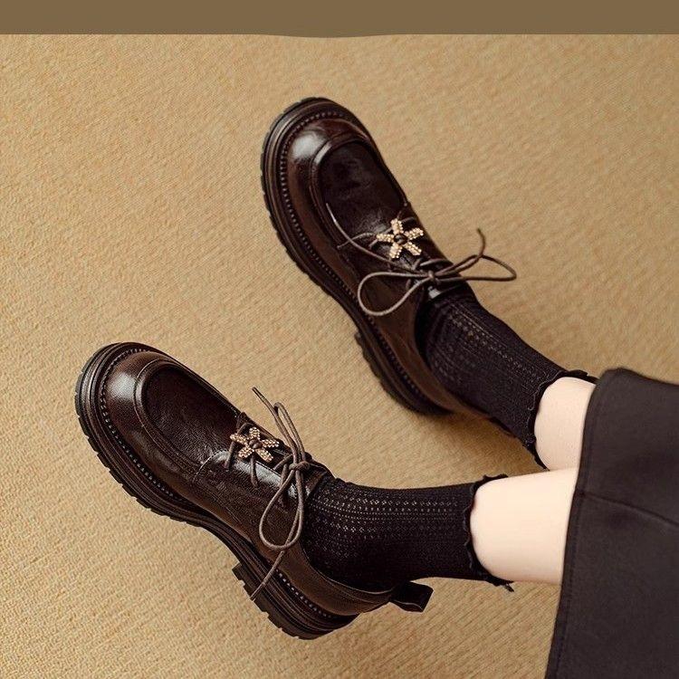 

Мягкая кожа ретро круглый носок глубокий вырез одинарная обувь женская 2025 новая весна и осень британский стиль толстая подошва черные на шнуровке маленькие кожаные туфли 40 коричневый