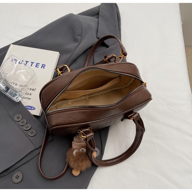 Autumn/Winter 2025 Women's Korean-Style Retro Bowling Crossbody Bag