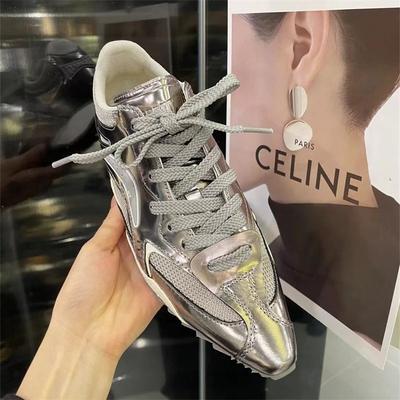 Chaussures d'entraînement morales polyvalentes tendance, petites chaussures argentées populaires de célébrité Internet, baskets pointues populaires de Hong Kong femmes automne 2024