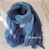 Sciarpa da Donna Blu Sfumato Effetto Cotone e Lino – Retro, Versatile, Lunga Stola Pieghettata per Autunno/Inverno.