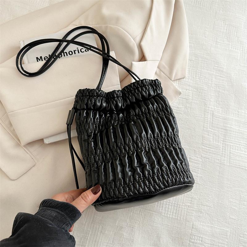 

Trendy Fashionable Bucket Bag For Women In Elegant Black And Khaki Colors With Soft Pu Material чёрный