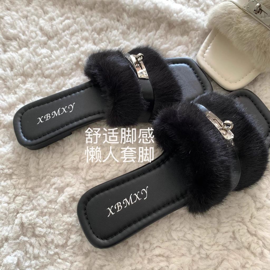 Quiet Luxury Daughter Feeling~ Temperament Sister Old Money Wind Fluffy Slippers Female Lady Lazy Drag Wear 2025 New Models