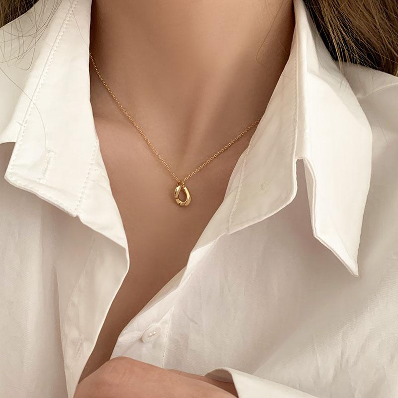 Light Luxury Niche Design Sense Circle Necklace High Sense Collarbone Chain Cold Wind Accessories