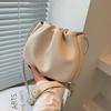 Chic Minimalist Womens Cloud Bag Modern Fashionable Casual Crossbody Bucket Bag