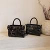 Women's bag 2025 new Korean version fashion sewing thread retro handbag large capacity shoulder messenger tote bag