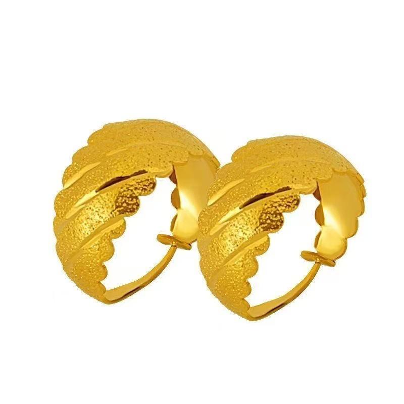 

Lace Meteor Shower Gold Earrings for Women - Classic, Versatile, Round Clip-on with Elegant Style.