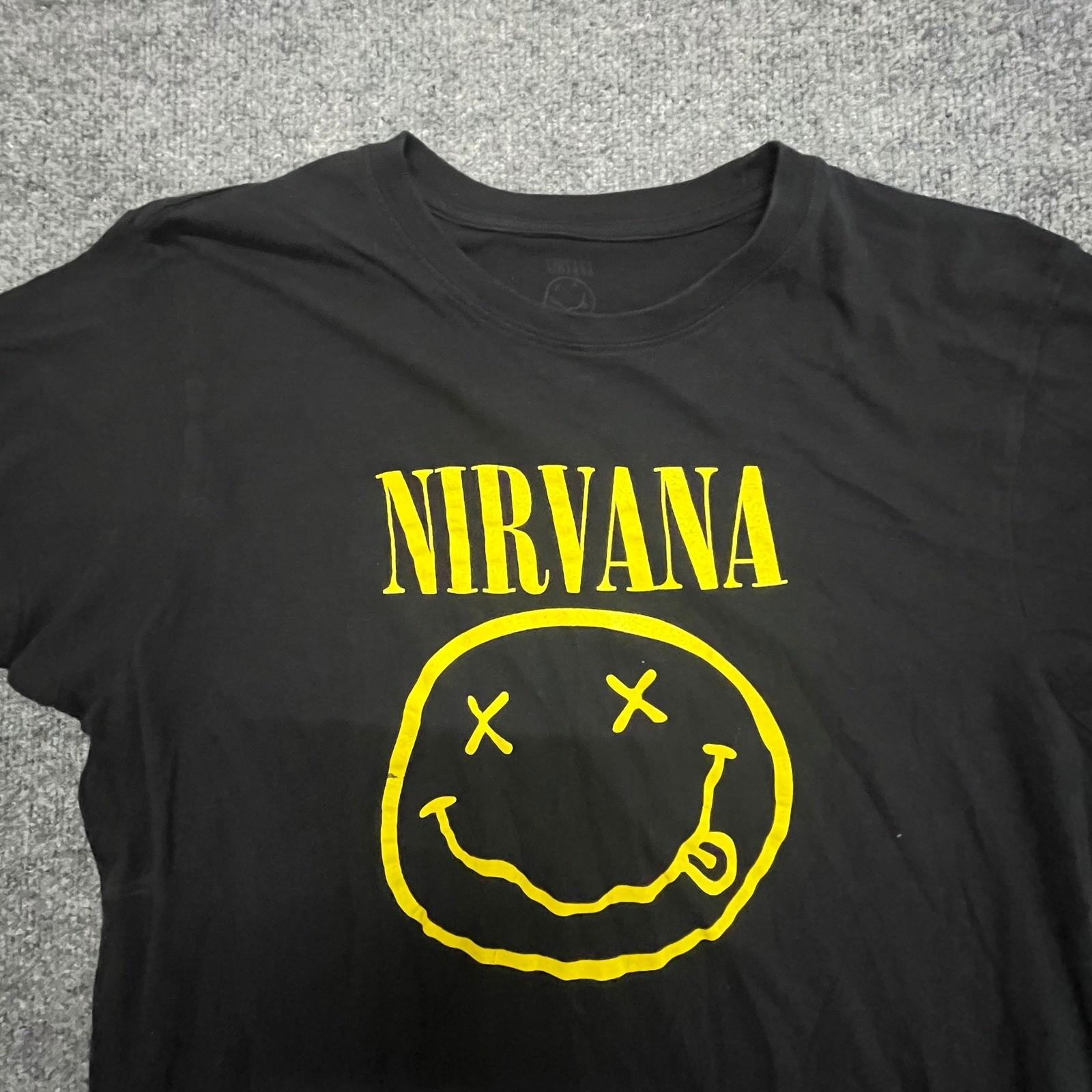 Nirvana T-Shirt Mens Size L Black Yellow Smiley Face Graphic Logo Rock Band Tee Unisex T-Shirt L