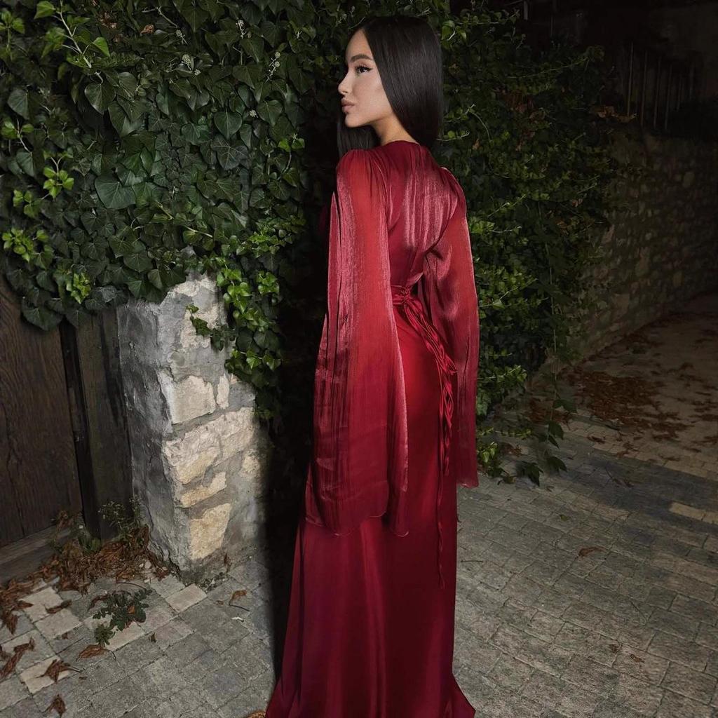 Elegant Slim Fit Satin Dress with Slit - Long Sleeve, Shiny, and Hip-Hugging for Autumn/Winter