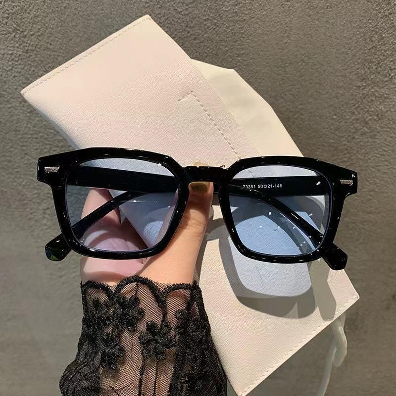 Fashion Square Sunglasses Women Clear Ocean Lens Shades UV400 Men Retro Rivets Decoration Orange Pink Sun Glasses Gafas De Sol