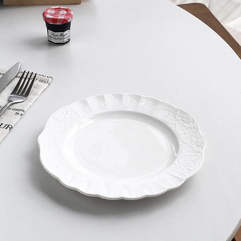 

French Style Relief Ceramic Plates New Household 7.5 Inch Aesthetic Cake Dessert Dish White Vintage Floral Shape Tableware 7.5 inches білий