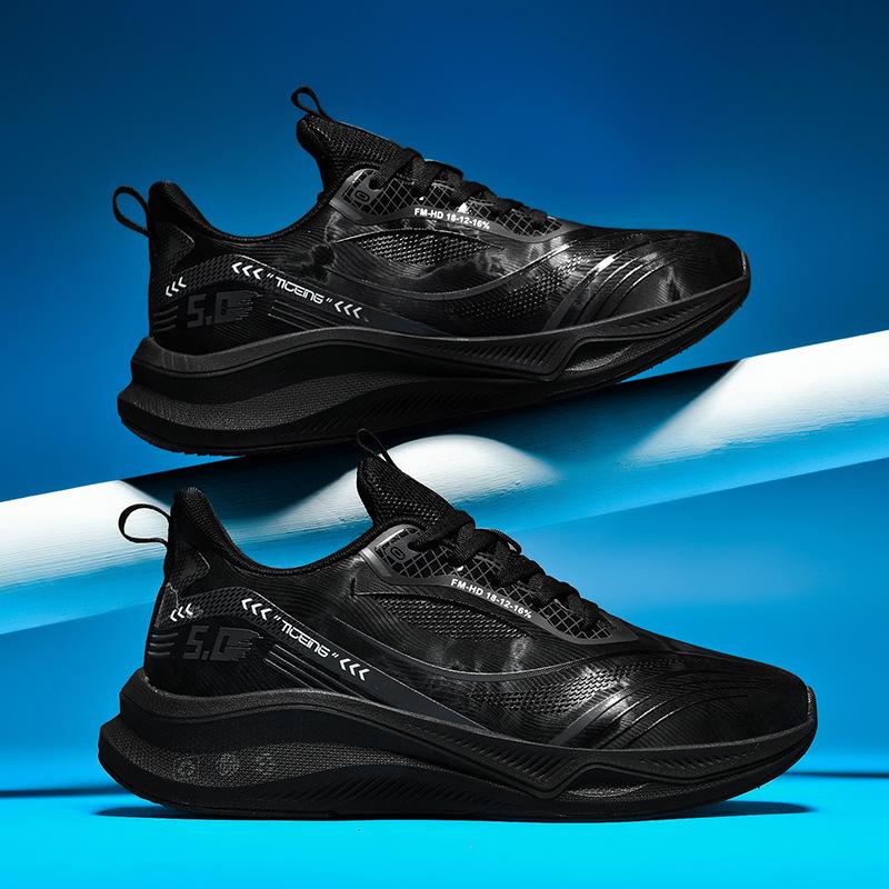 Extra large size leather surface autumn and winter sports shoes men's breathable carbon board cushioning running shoes student body test trend men's s