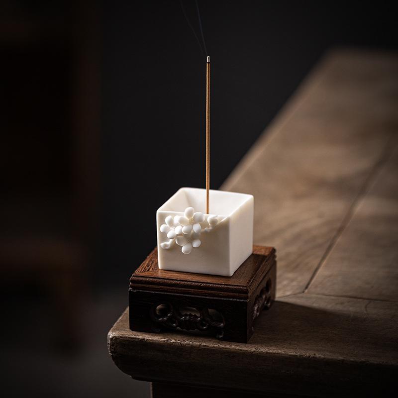 Creative Handmade Pinched Plum Blossom Line Incense Burner Tea Table White Porcelain Incense Table Incense Seat Vertical Incense Insert Small Ornament
