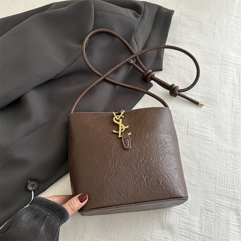 Trendy Retro White Bucket Bag Chic Shoulder Tote For Daily Outfits And Accessories