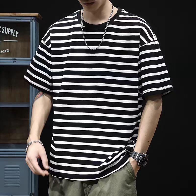 T-shirt a maniche corte a righe estiva con scollo rotondo, alla moda americana, nuova, ampia, casual, mezza maglietta a maniche corte da uomo