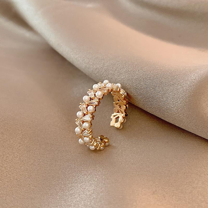 [Copper Products] Diamond-Encrusted Zircon Niche Design Opening Simple Ring Ring Woman