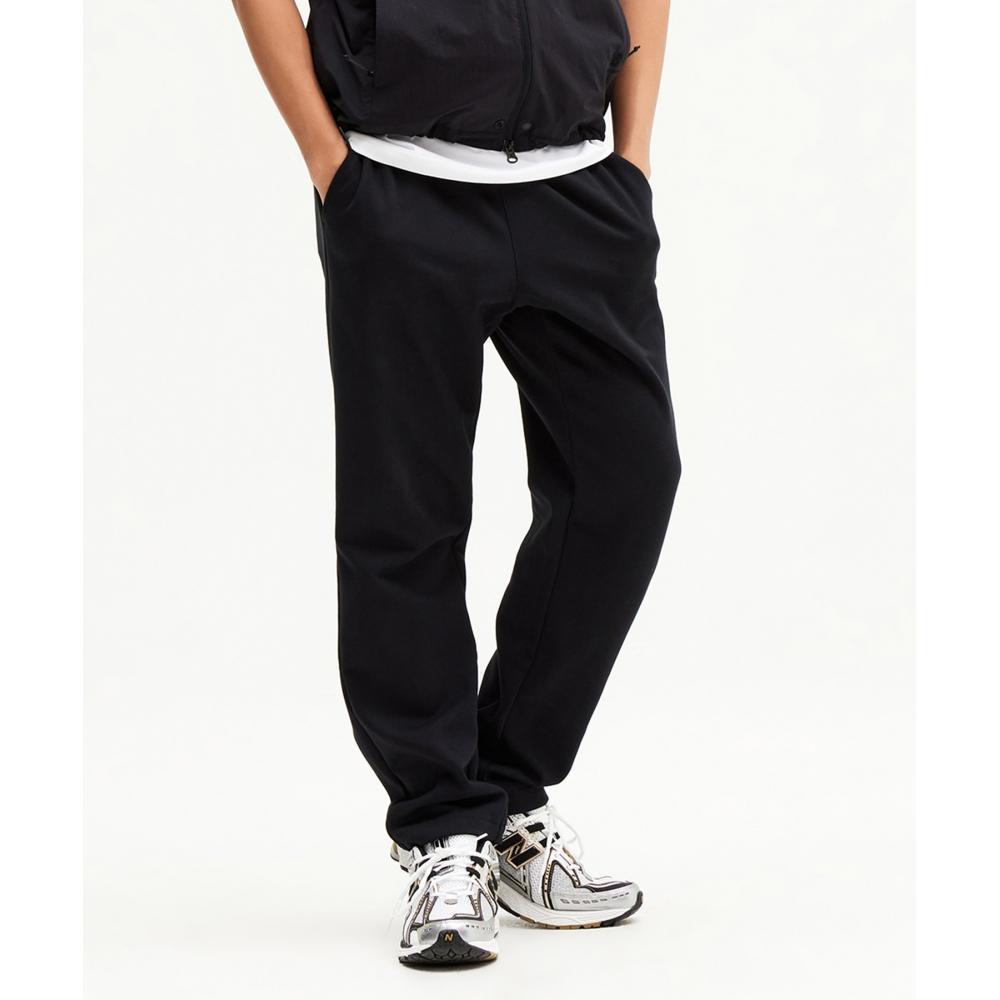 

ПРЯМЫЕ БРЮКИ NEW BALANCE NBMLE11013/UNI СТАНДАРТНЫЙ ПОКОР (ЧЕРНЫЙ)