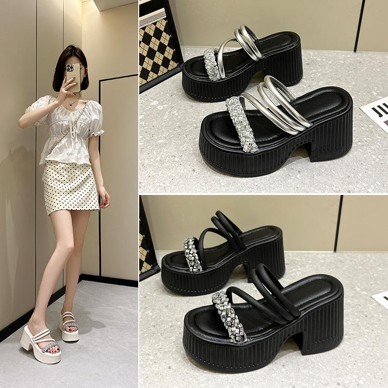 European Station 2025 Summer New Product Slope Heel Thick Bottom Heightened Feminine Rhinestone Surface One-word Slippers Wear Cool Slippers