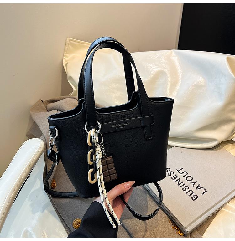 

Niche bags women s autumn and winter versatile new messenger bags women s portable bucket bags чёрный