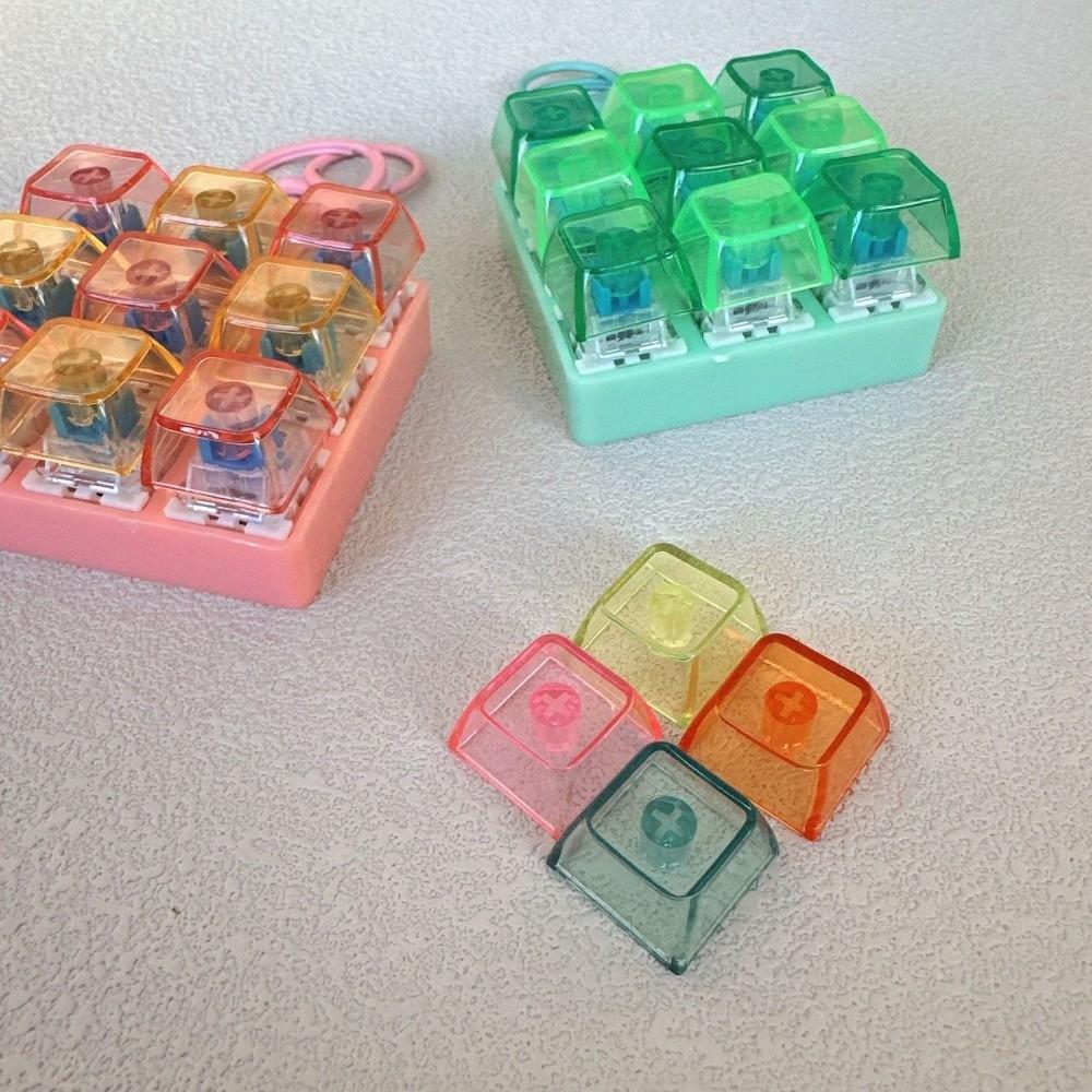 Decompression 9 Keys Keyboard Keychain Key Button Transparent Keycap Keychain Pass The Time Stress Relief Clicker Adult