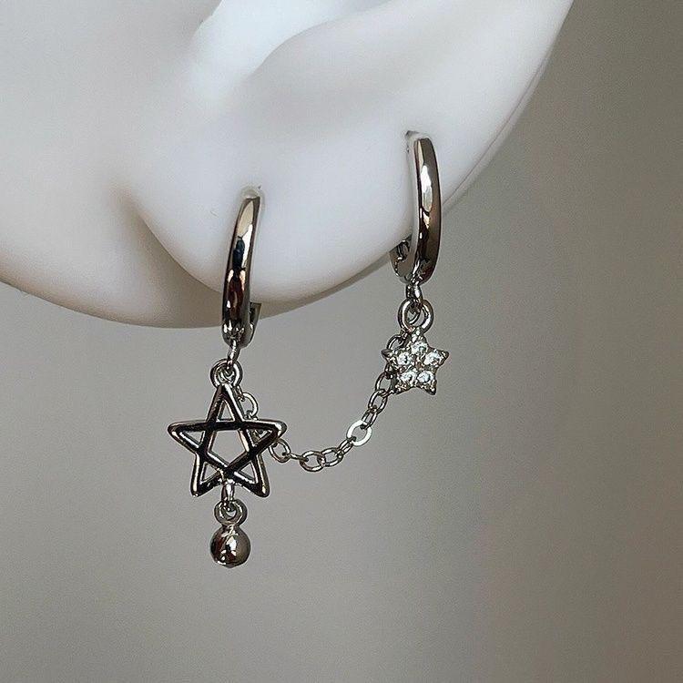 

Звезды продолжают наблюдать: 2024 Французский Пентаграмм Кафф для Уха и Серьги с Двойным Пирсингом