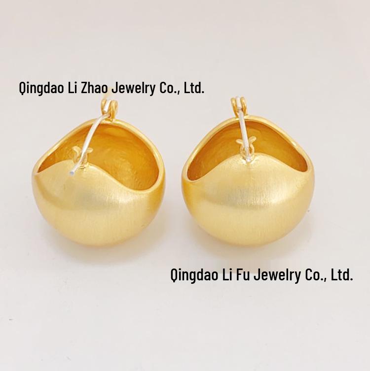 Savi Blogger Silver Brushed Metal Ball Earrings for Cold Wind Temperament