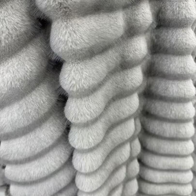 Cationic Chinchilla Plush Fabric: Soft, Warm Vertical Stripe Material for Autumn/Winter Clothing, Toys, and Shoes.