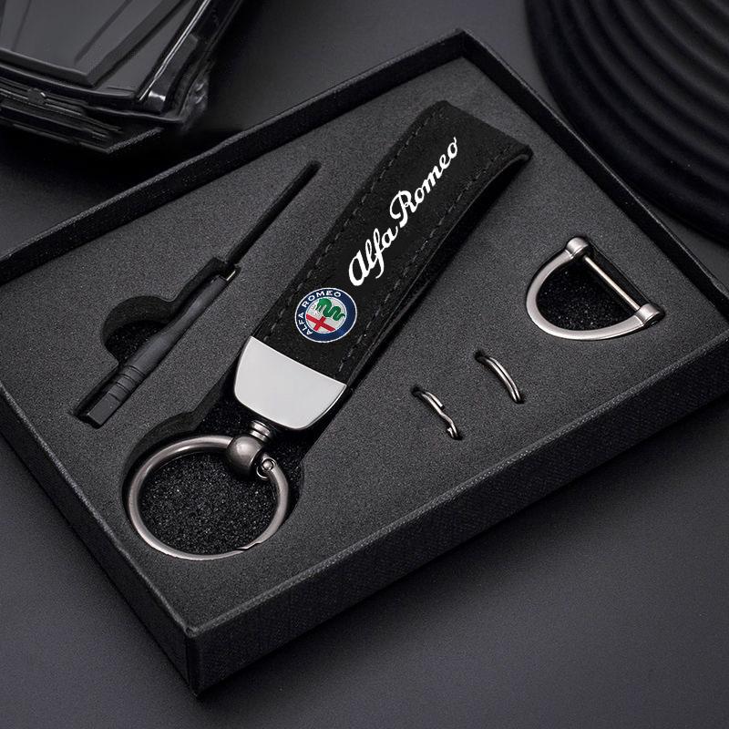 ZFMNR1 Car Suede Leather Keyring Man Women Luxury Car Keychain For Alfa Romeo giulia stelvio giulietta 159 147 156 166 Car Accessories