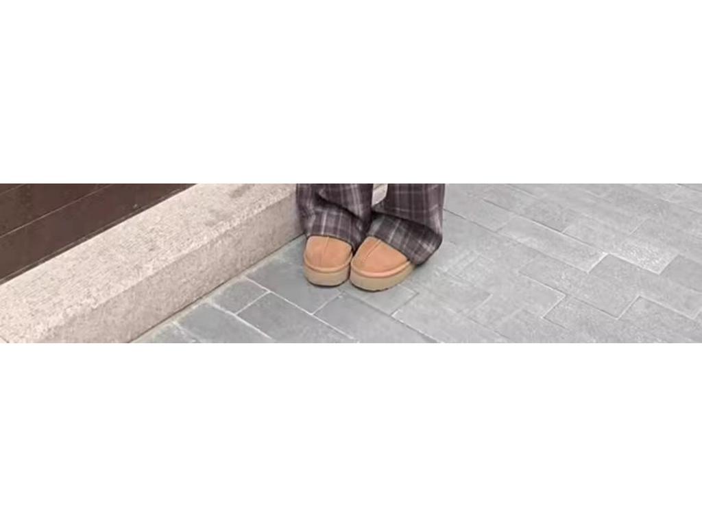 145 Women's Brown Vintage Plaid Wide-Leg Pants, High Waist, Fleece-Lined, Petite Size, Casual Autumn/Winter Style.