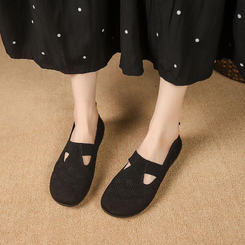 Xiaoxiangfeng simple casual breathable mother shoes hollow non-slip flat-soled Doudou shoes soft-soled single shoes women's 2025 new models