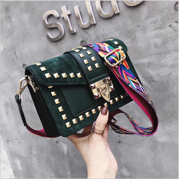 2020 Модная широкополосная заклепочная маленькая квадратная сумка Fairy Wild сумка через плечо зелёный 1900₽