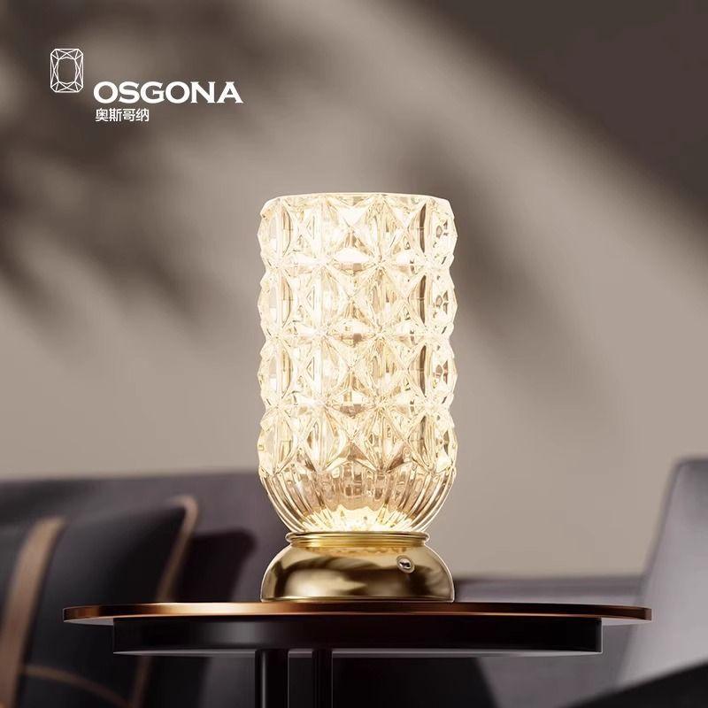 Light luxury crystal vase table lamp, living room dining room high aesthetic decoration lamp, minimalist study bedroom lamp