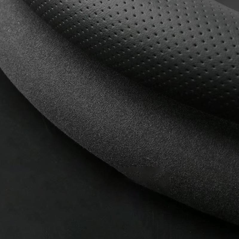 Carbon Suede Fiber Car Steering Wheel Cover Breathable And Sporty All Season Universal Anti Slip And Wear-Resistant Handle Cover