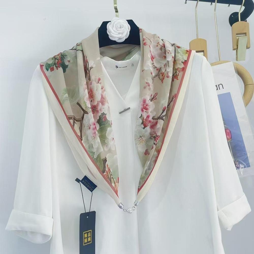 Magnet Simulation Silk 70Cm Small Square Scarf Women'S Spring Korean Version Oil Painting Silk Scarf Versatile Scarf Elegant Decoration