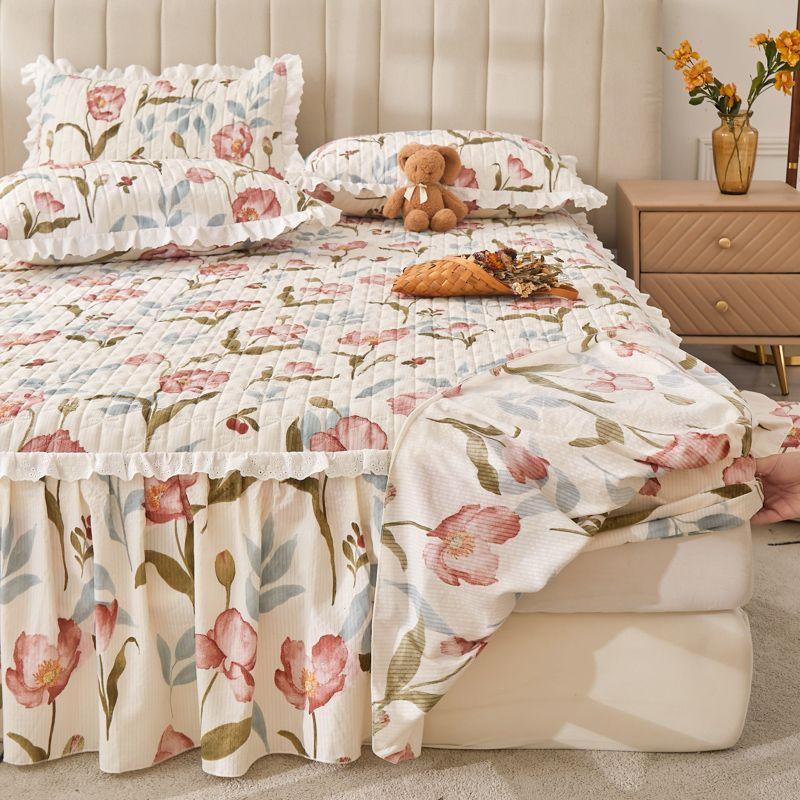 Lace Ruffle Edge Printed Bed Skirt Flower Pattern Quilted Thickened Bed Cover Three Piece Non Slip Dustproof Bedding Set
