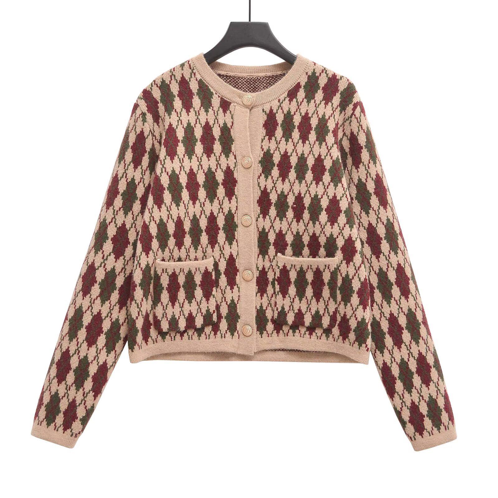 

Autumn/Winter 2024 Fashion: European & American Women s Diamond Pattern Knitted Cardigan 9642. L