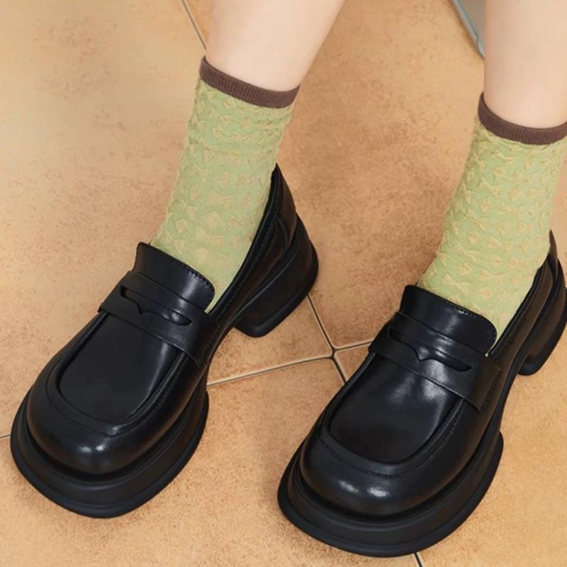 

Женские туфли из натуральной кожи на платформе, маленькие кожаные туфли, новинка осени, черные туфли-лодочки женские модели 40 темно-коричневого