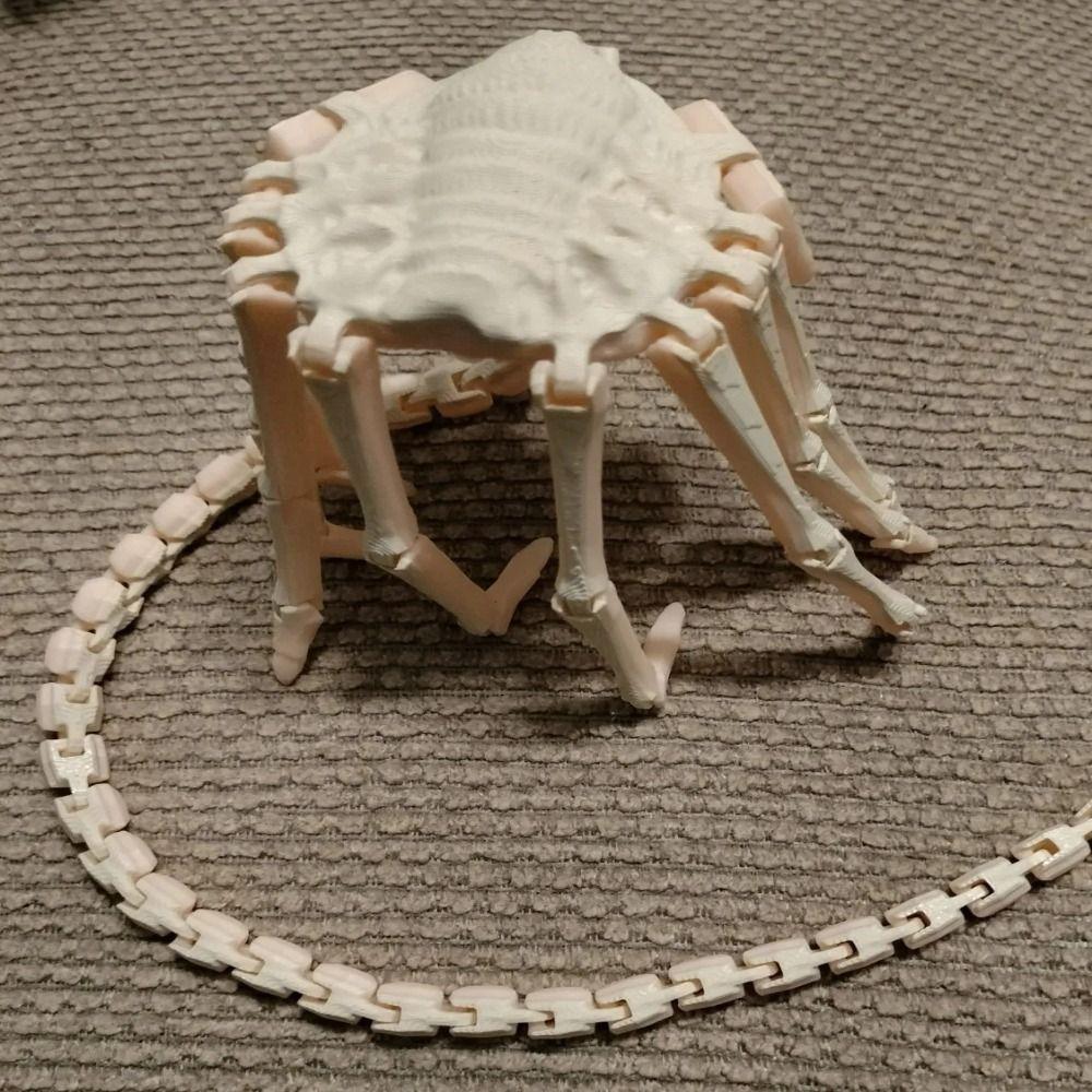 Desktop Decoration Alien Facehugger Model With Flexible Joints Animal Model