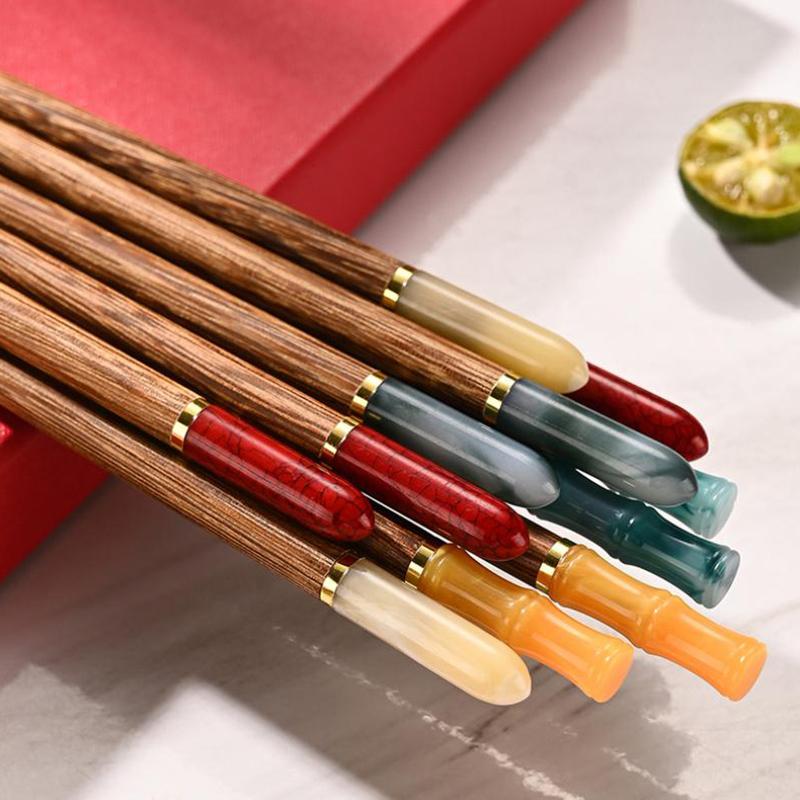 1Pair Chinese Chopsticks Wooden Sushi Sticks Japanese Chopstick Set Reusable Korean Food Chop Sticks Kitchen Wood Tableware