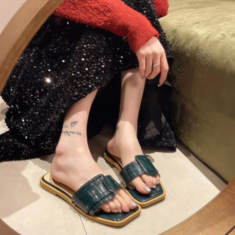 2025 New luxury soft casual PU slippers casual flat shoes women's slippers women's slide superfiber grain folds 35-43