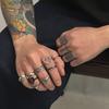 Set di 9 anelli gotici argentati per donna uomo accessori punk grunge con spine con teschi, cuori, serpenti e rane