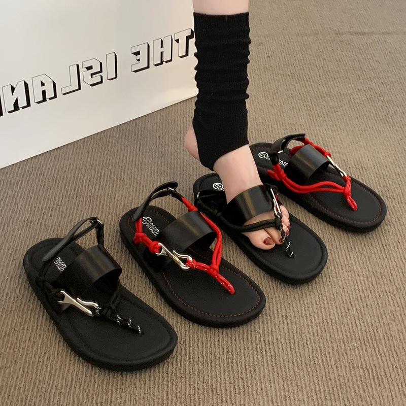 Niche flat toe sandals women's shoes summer fashion design sense fashion summer beach shoes Roman cool slippers