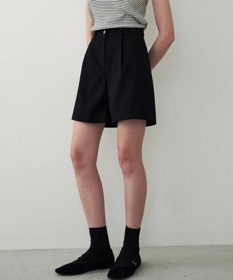 LOEIL Classic Pintuck Bermuda Pants - Black